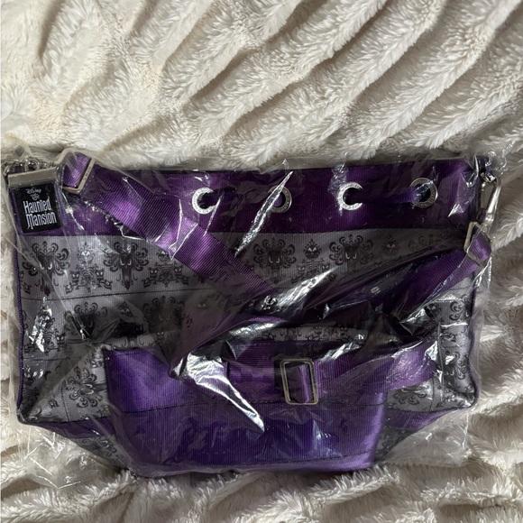 Harvey’s Haunted Mansion Parkhopper Brand New Unopened - includes tags & charms - Picture 2 of 2